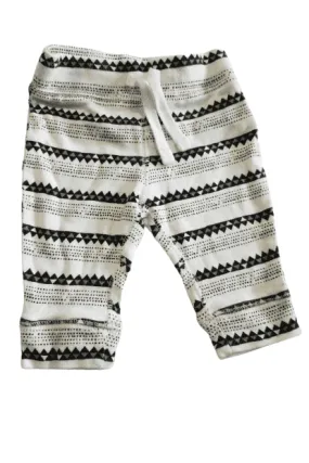 Old Navy infant, black and white bottoms sz 0-3m