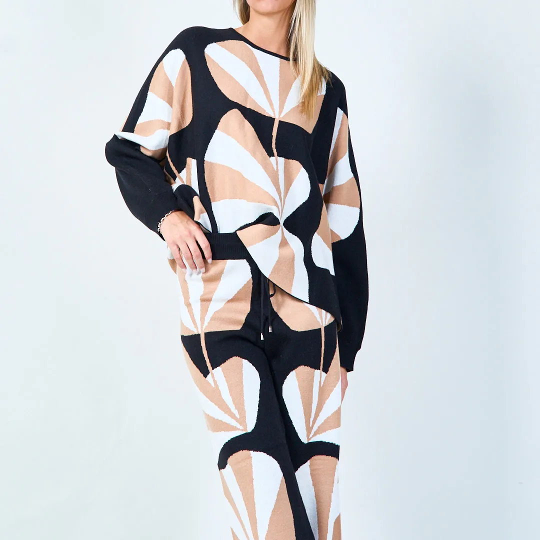 Stylish two-piece knit set with geometric pattern wholesale